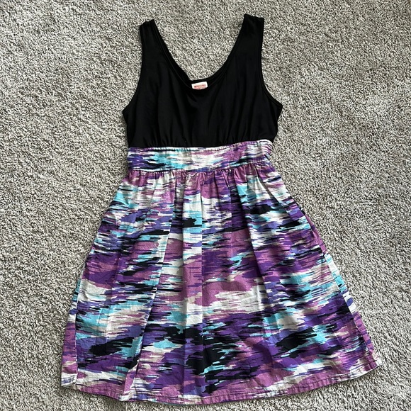Mossimo Supply Co. Dresses & Skirts - Mossimo black and purple/blue watercolor dress. Has functional pockets!